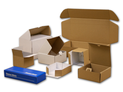 <p>Önzáras dobozok: egy darabból kiszabott, kiterített doboztest.<br />
Csomagolási formája hajtogatással alakítható ki.</p>
